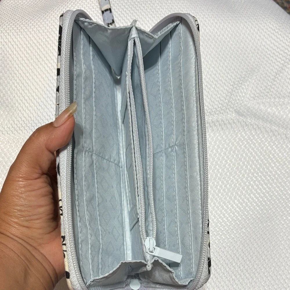 Vera Bradley Black and Gray Floral Wristlet - Picture 4 of 11